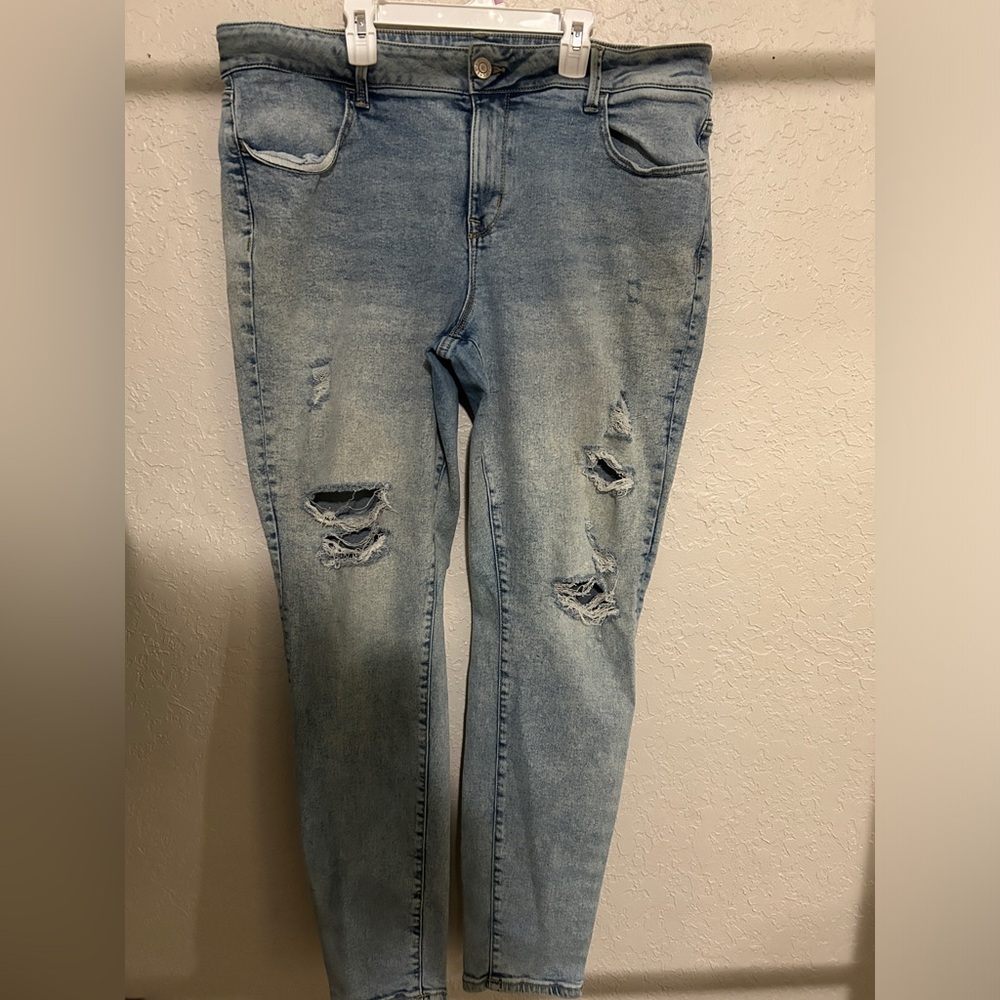 Maurices high rise 20w long distress jeans! Great used condition